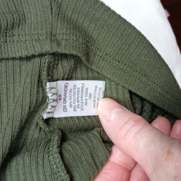 Fashion nova forest green long sleeved dress - Picture 4 of 7